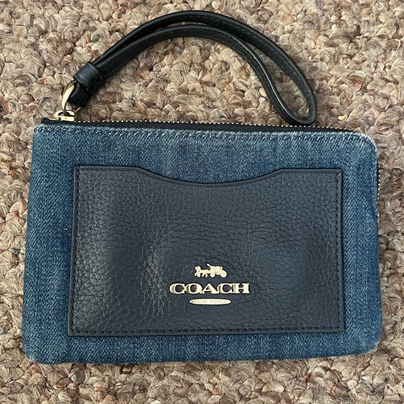Coach Wallet - Picture 1 of 4